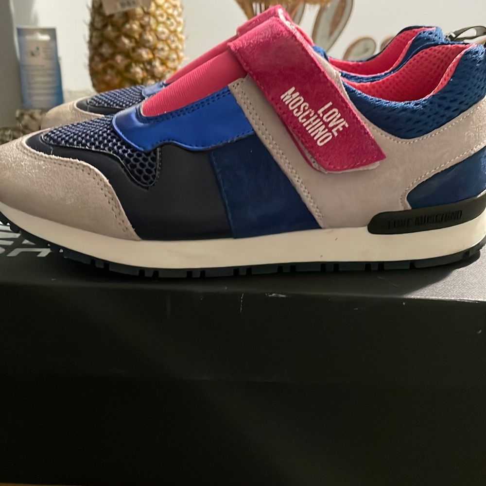 Sneakers